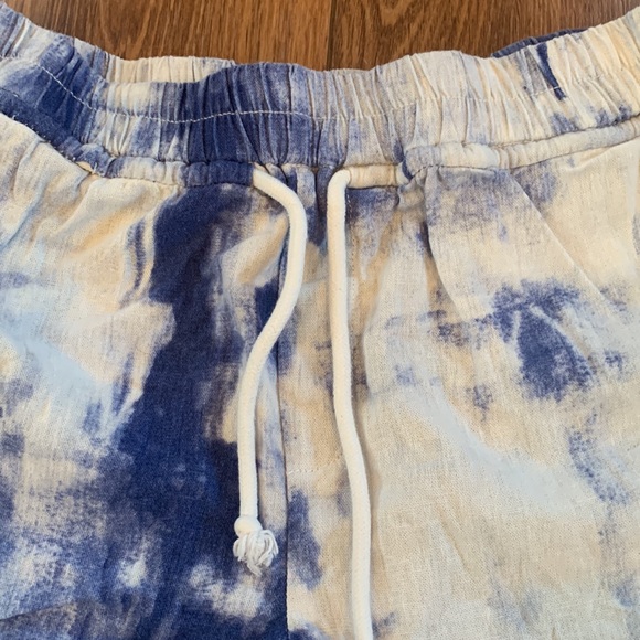 Rewash Tie Die Drawstring Stretch Waist Light Weight Shorts - Picture 2 of 6